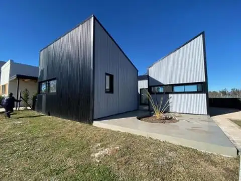 Casa en Venta en Pilar del Este - Santa Elena, USD 165.000