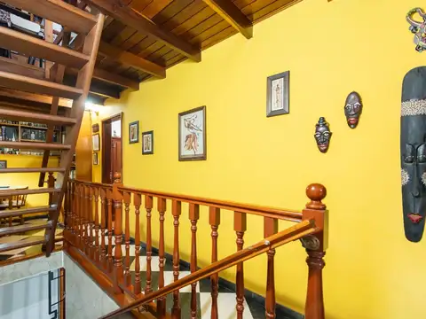 Casa en Venta con 4 cocheras