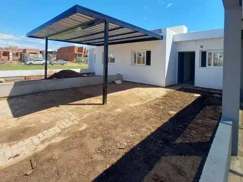 CASA EN VENTA DE DOS DORMITORIOS EN DOCTA  AVENIDA