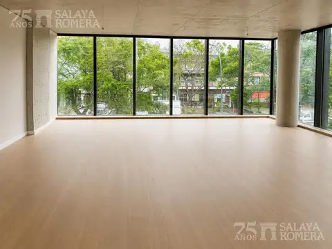 Oficina en Alquiler en Olivos Vias/Rio, USD 4.000