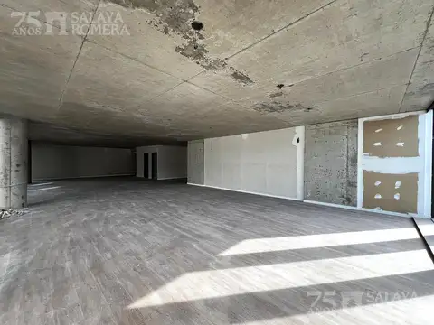 Oficina en Alquiler al Este