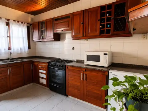 CASA 4 AMB. LANUS E. -APTO CREDITO