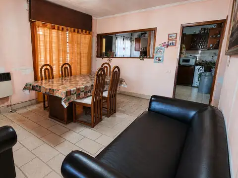 Casa en Venta con 1 cochera
