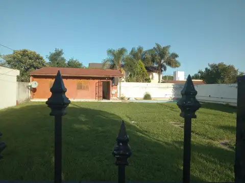 VENTA CASA-TERRENO- OPORTUNIDAD DE NEGOCIO- ARGUELLO