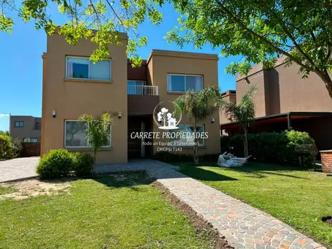 Casa en venta de 5 ambientes, lote interno. San Eduardo Pilar del Este.