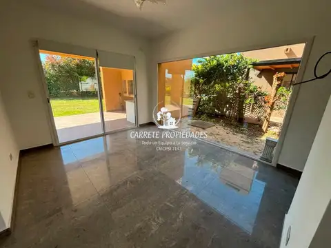 Casa 5 ambientes con 2 baños