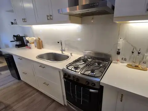 Casa 10 ambientes con 4 baños