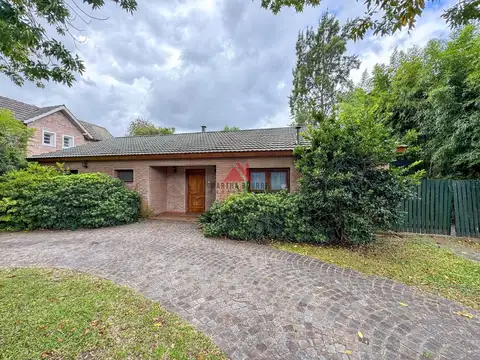 Casa en Venta con 1 cochera