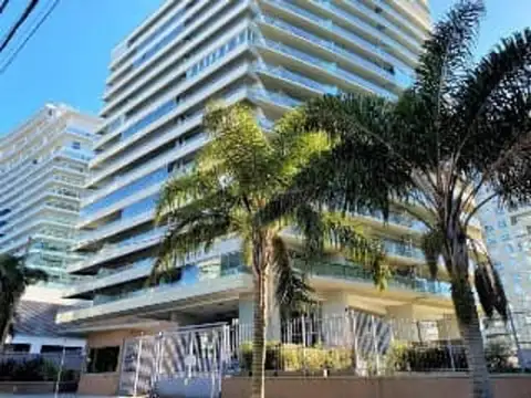 Departamento en alquiler, edificio Torremayor