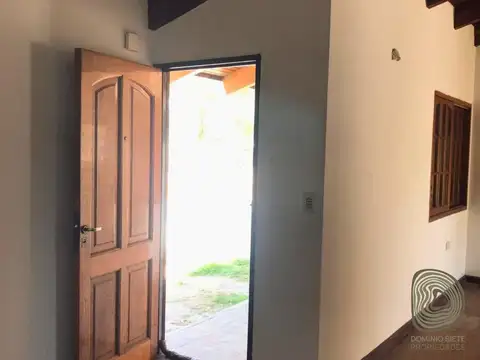 Casa 4 ambientes con 1 baño