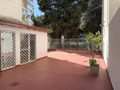 Alquiler Departamento  4 amb con cochera y patio Caballito 