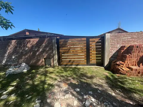 Casa 4 ambientes con 1 baño