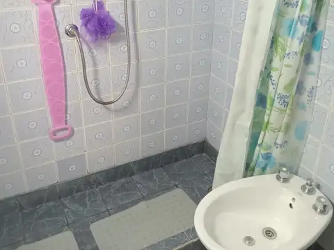 Linda casa 4 ambientes sobre lote propio