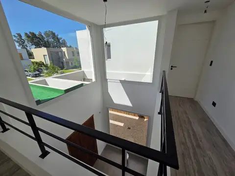 Casa 5 ambientes con 5 baños