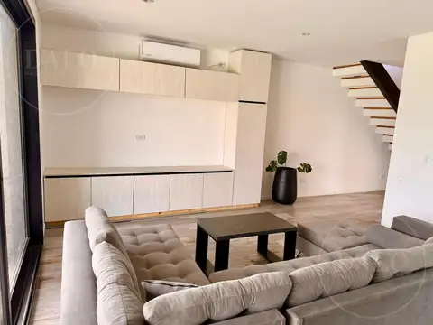 Casa en Alquiler de 3 dormitorios