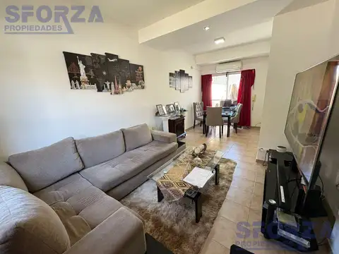 Triplex en San Miguel en barrio con portón con cochera ACEPTA VEHICULO en forma de pago