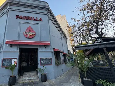Excelente Esquina. 200m2. Apto rubro gastronómico. Impecable. Oficina.