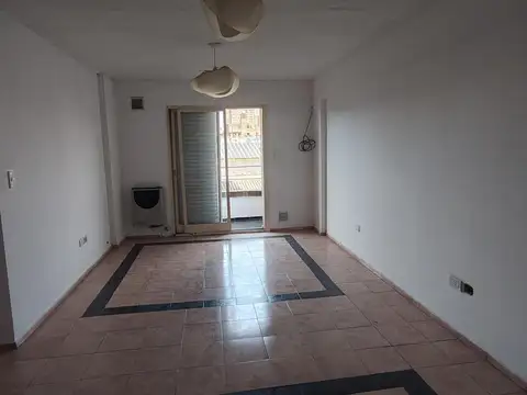 Venta departamento 2 amb opcional cochera Brasil al 1700