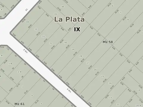 Terreno en Calle 8 bis entre 81 y 82