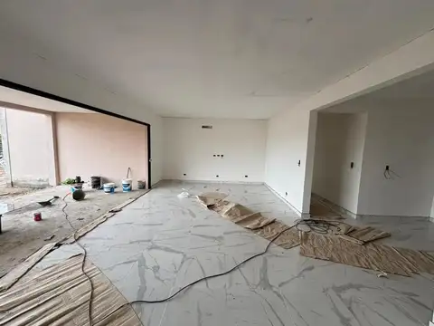 Casa en Venta en Loma Verde, USD 185.000
