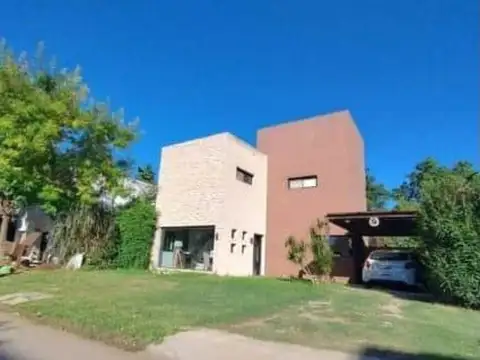 Jardines de Escobar al 100