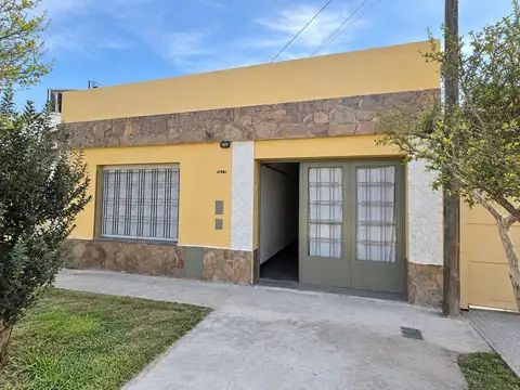 VENTA CASA 2 DORMITORIOS, COCHERA Y TERRAZA CON PARRILLERO, PJE. SAENZ 4900