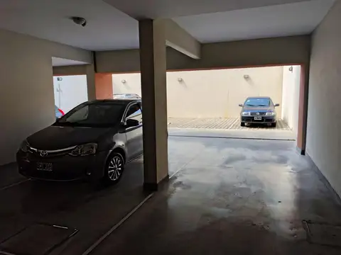 Cochera en planta baja | acceso directo | portón automático