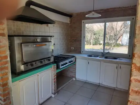 Casa 6 ambientes con 5 baños