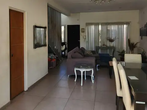Casa en Alquiler en City Bell, $ 1.100.000