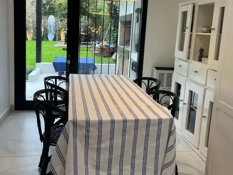 Casa 6 ambientes con 4 baños