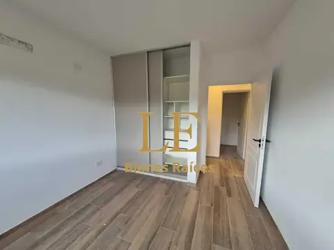 Venta casa  llave en mano,Barrio Santa Sofia. Pilar del Este