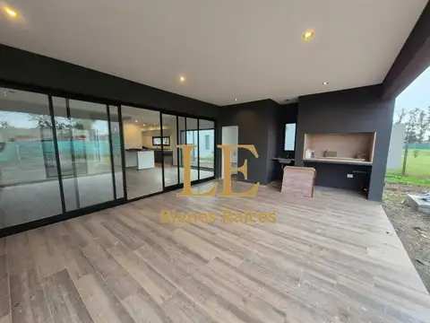 Casa en Venta en Pilar Del Este, USD 180.000