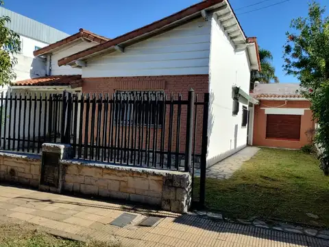 VENTA CASA 3 DORMITORIOS EN VILLA LUZURIAGA