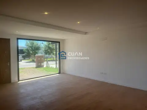 Casa en Venta en Pilar del Este - Santa Lucia, USD 260.000