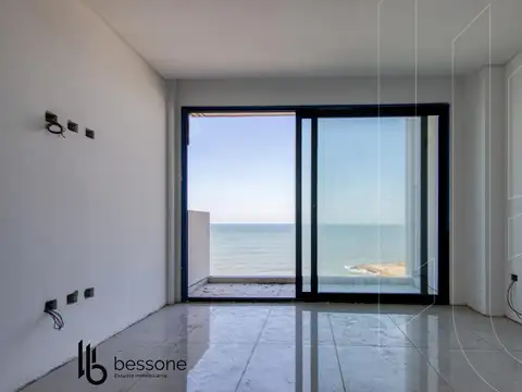 2500 Av. Félix U. Camet