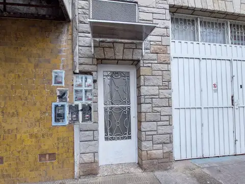 DEPARTAMENTO 2 AMBIENTES -  CON PATIO -SIN EXPENSAS - MAXIMO 1 PERSONA -