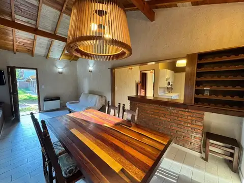 Casa en Alquiler con 1 cochera