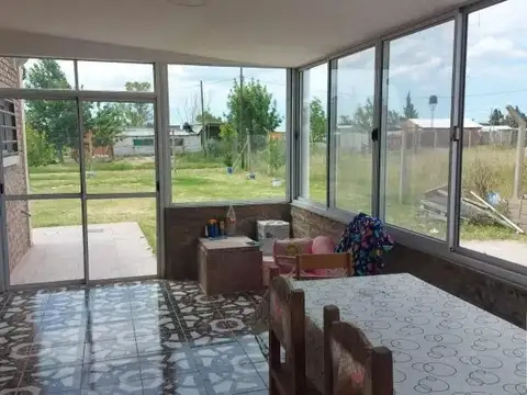 Casa en venta - 2 Dormitorios 2 Baños - 750Mts2 - Coronel Brandsen