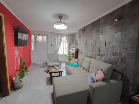 Casa 6 ambientes con 2 baños