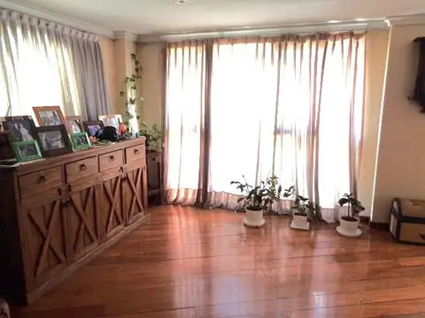 Departamento 5 ambientes con 3 baños