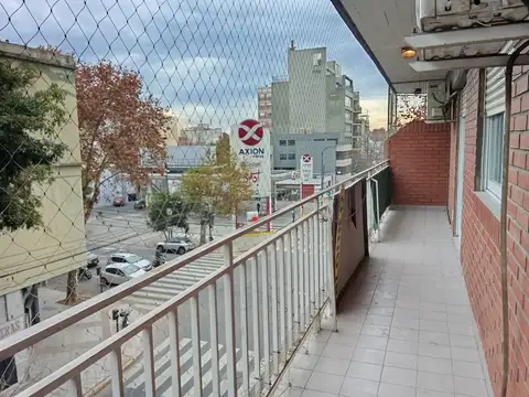 Departemento 3 ambientes con balcón y COCHERA CUBIERTA en  Villa Urquiza