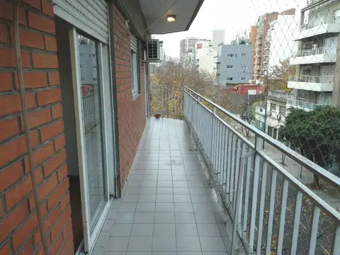 Departemento 3 ambientes con balcón y COCHERA CUBIERTA en  Villa Urquiza