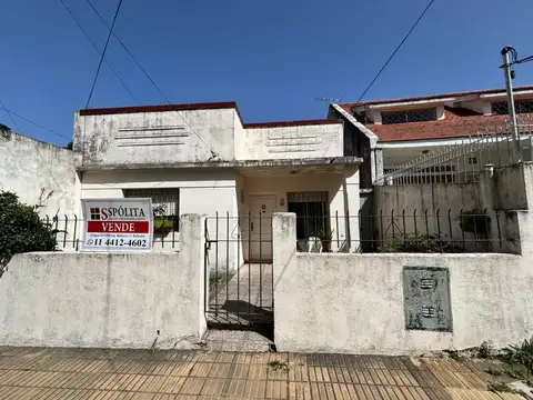 CASA 3 AMBIENTES CON JARDIN Y TERRAZA 