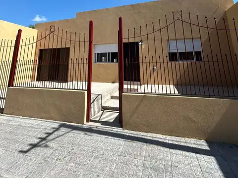 Casa EN ALQUILER EN AZUL