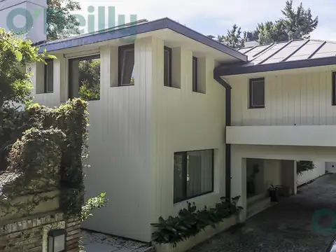 Casa en venta sobre Av Libertador  al 17000 - Béccar
