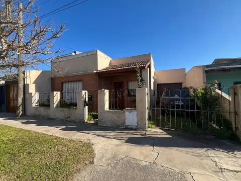 SE VENDE CASA CON GARAGE!!! AYACUCHO
