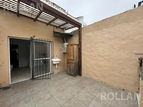 Depto Tipo Casa 2 ambientes con 1 baño
