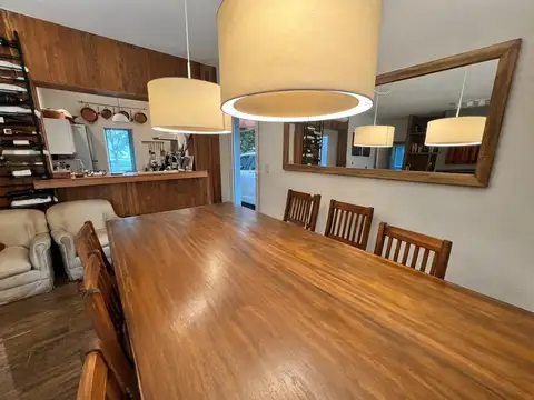 Casa 4 ambientes con 3 baños