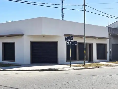VENTA LOCAL COMERCIAL CON PLAYON Y GARAGE