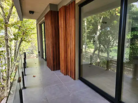 Departamento venta 2 ambientes en Victoria con  cochera.